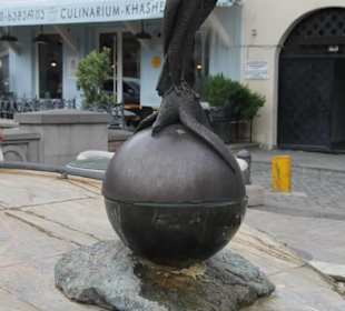 Schwefelbäder - VogelStatue