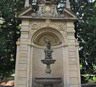 Královská zahrada - fontanna Herkulesa.