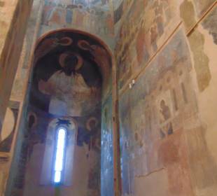 Стены монастыря