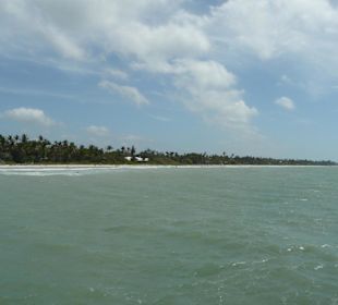 Blick vom Pier aus zum Strand