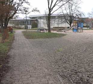Spielplatz bei der Schule