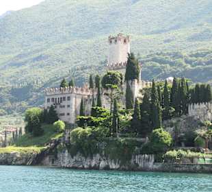 Burg von Malcesine vom Schiff aus gesehen