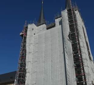Blick vom Hof zur Kirche vom Kloster Michaelsberg
