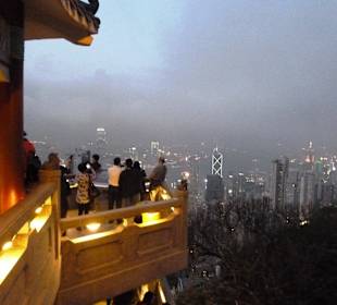 Panoramic view from Victoria Peak at night