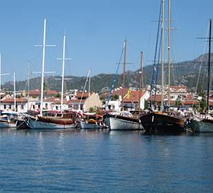 Einfahrt in den Hafen 