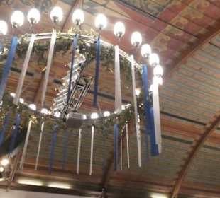 Im Hofbräuhaus im Festsaal im Obergeschoss