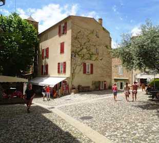 Spaziergang durch Moustiers-Sainte-Marie 