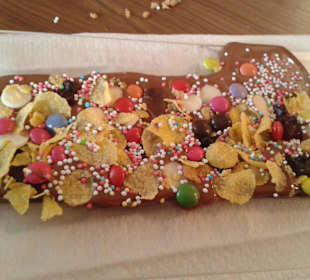 Meine persönlich reichlich verzierte Schokolade ;)