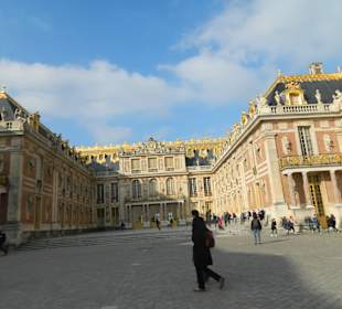 Фасад дворца