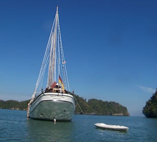 Naga Pelangi, der Regenbogendrache