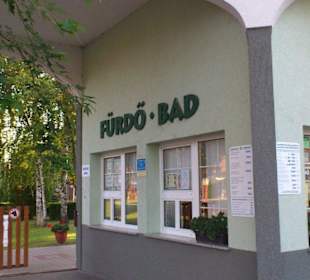 Eingang Thermalbad SaRa