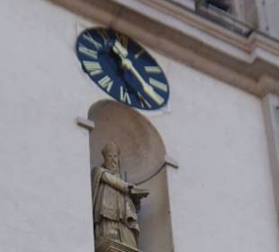 Außenansicht Statuen