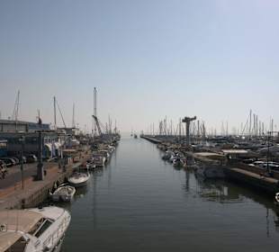 Ausblick vom Hafen aufs Meer