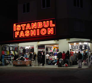 Istanbul Fashion gegenüber Delphin Palace Hotel