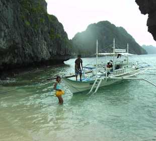 Ankunft auf der Insel mit dem Heiligenschrein