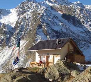 Die Grohmannhütte nach Schlechtwetter im September