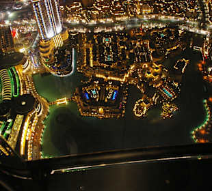 Abendlicher Blick auf Dubai vom Burj Khalifa in de