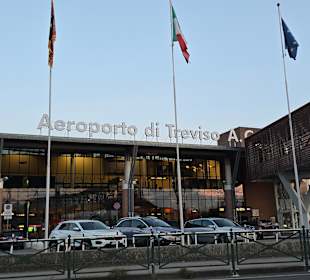 Der Flughafen