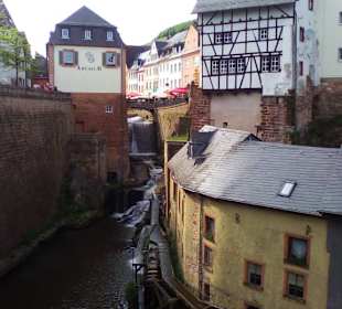 Wasserfall in der Altstadt Saarburg