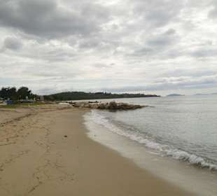 Kilometerlanger Strand in Nikiti