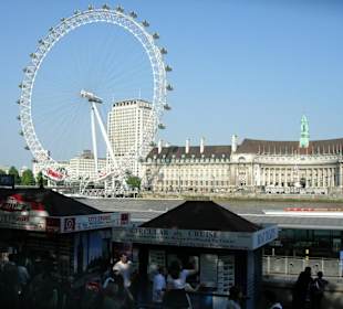 Blick auf Eye und County Hall 