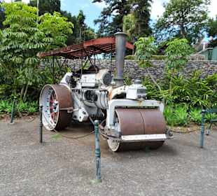 Alte Maschinen im Parque de Santa Catarina