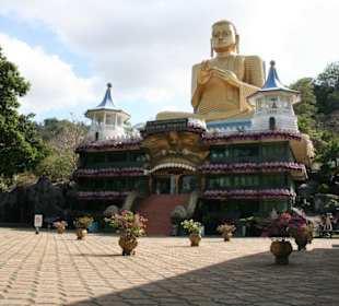 Goldener Budda Dambulla