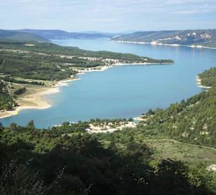 Blick auf den Stausee vor dem Canyon du Verdon