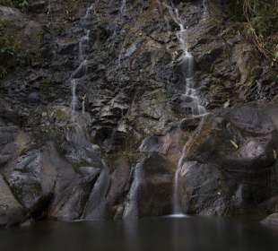 Wasserfall mit wenig Wasser