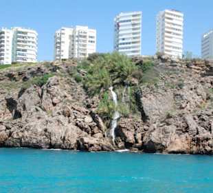 Kleiner Wasserfall in Antalya