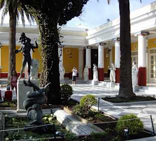 Im Hof des Schlosses