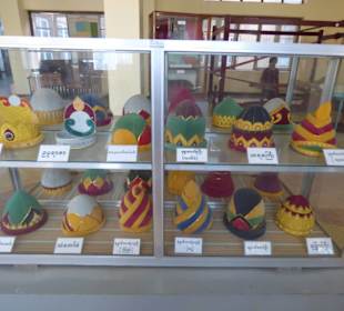 Verschiedene Kopfbedeckungen