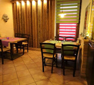 Im Gastraum des Mucho Gusto