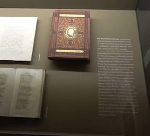 2. Obergeschoß - Literarische Abteilung