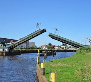 Die Öffnung der Rollklappbrücke Oldenburg