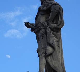 Schöner Brunnen - Kaiser Karls VI Säule