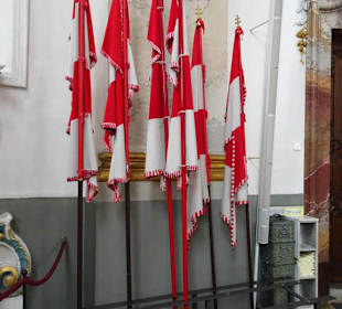 Prozessionsfahnen in der Basilika Vierzehnheiligen