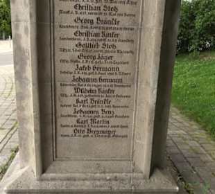 Platz am Kriegerdenkmal Auingen