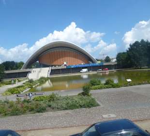 Mit der 100 durch Berlin