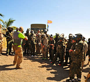 Enjoy with friends this awesome activity!