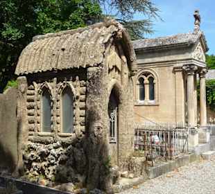Rundgang über den Friedhof Saint-Pierre