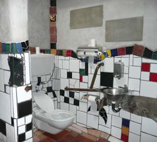 Hundertwasser-Toiletten 
