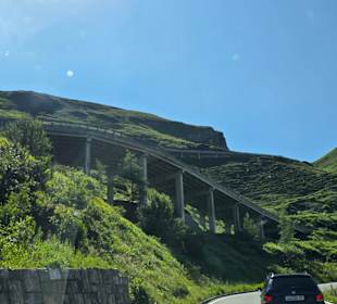 Gigantischer Bau der Strecke