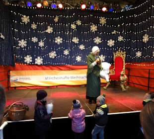 Spaziergang über den Märchenweihnachtsmarkt