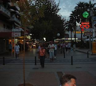 Stadtleben bei Nacht