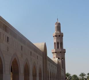 Marmor pur vor blauem Himmel 