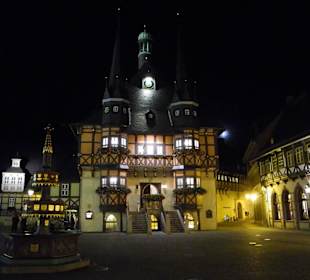Rathaus am späten Abend