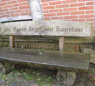 Vor dem Ammerländer Bauernhaus
