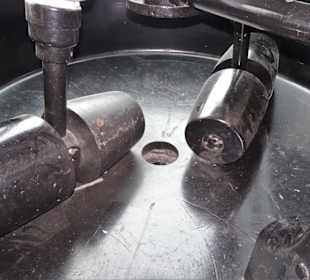 In der gläsernen Produktion des Schokoladenmuseums