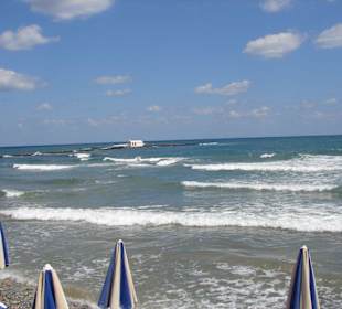 Ein windiger Tag mit hohen Wellen